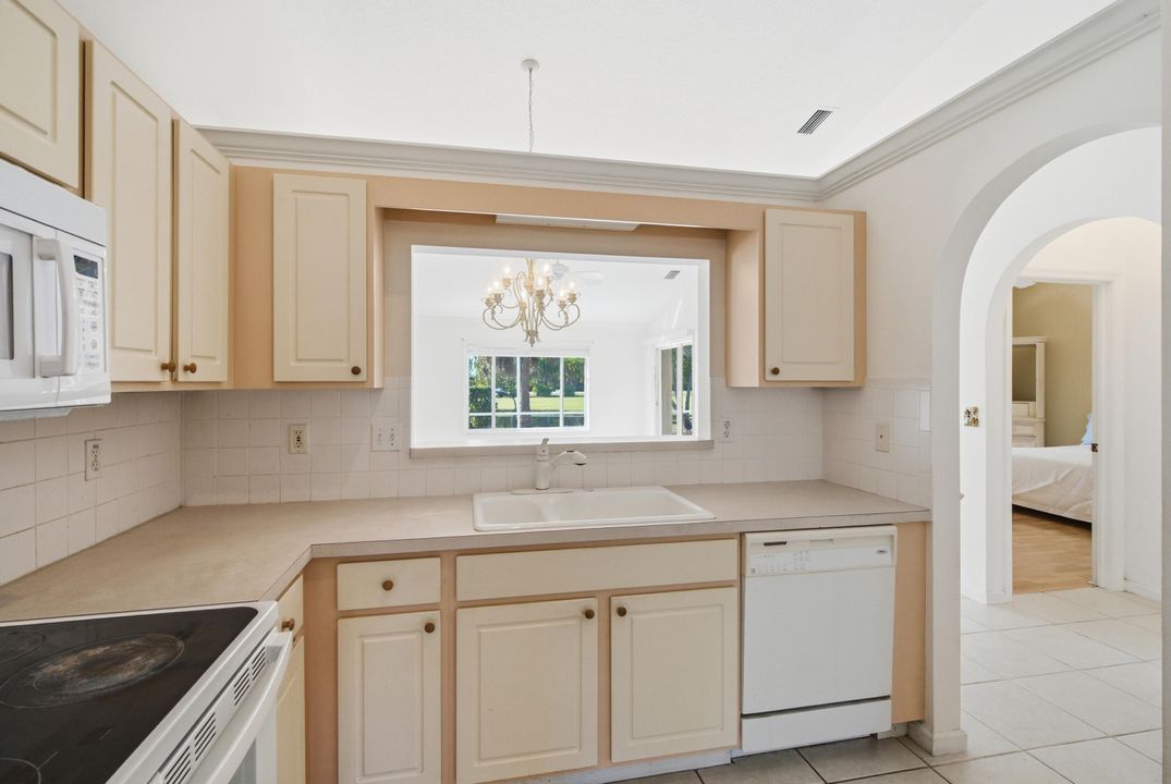 На продажу: $340,000 (2 спален, 2 ванн, 1343 Квадратных фут)