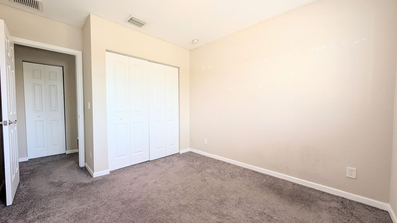 待售: $245,000 (2 贝兹, 2 浴室, 1261 平方英尺)