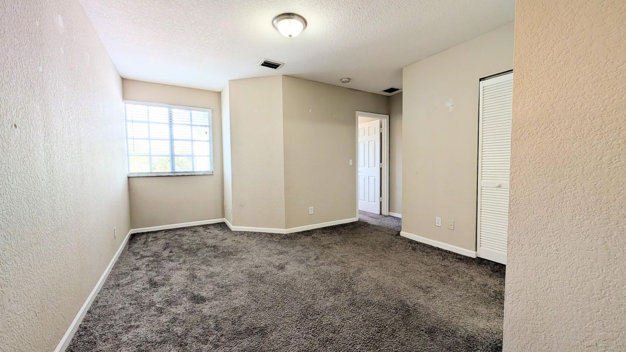 待售: $245,000 (2 贝兹, 2 浴室, 1261 平方英尺)