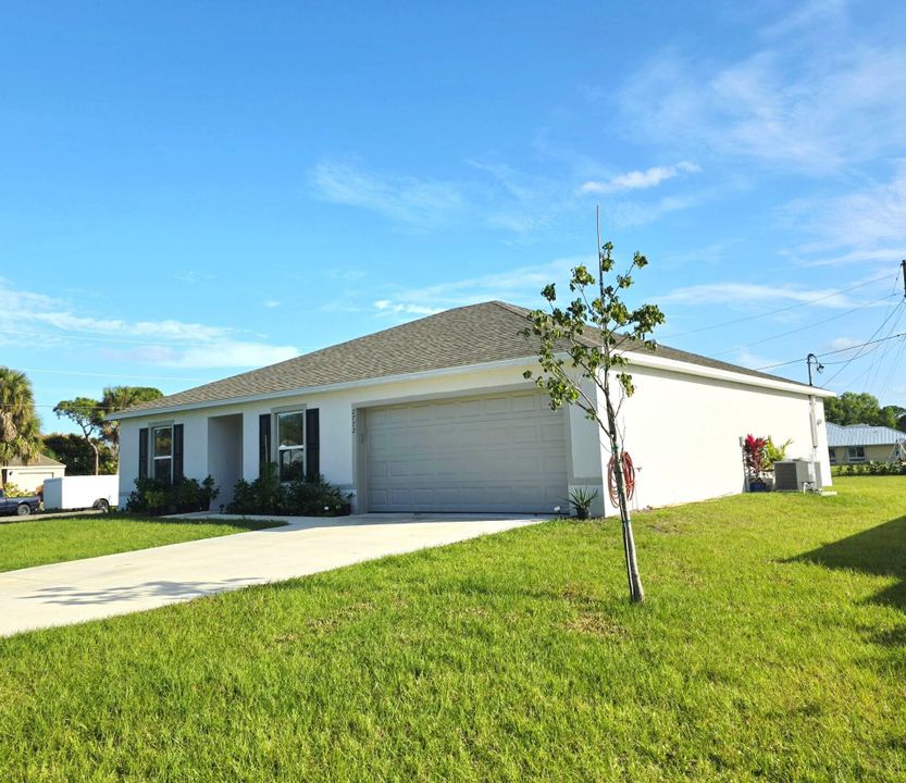 For Sale: $439,900 (3 beds, 2 baths, 1542 Square Feet)