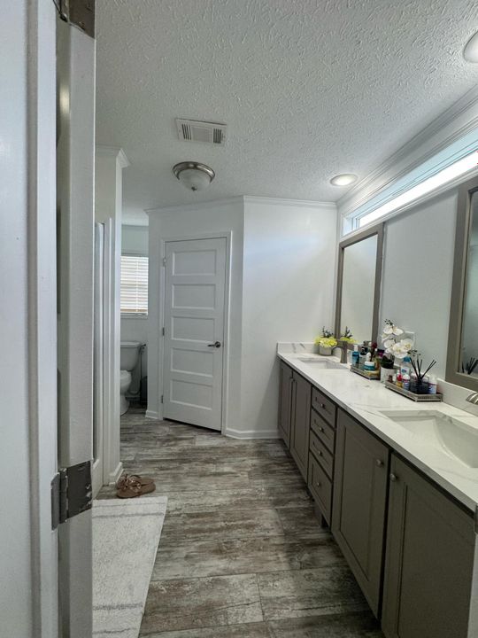 For Sale: $150,000 (4 beds, 2 baths, 1310 Square Feet)