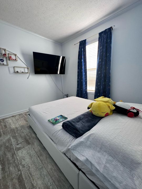 For Sale: $150,000 (4 beds, 2 baths, 1310 Square Feet)