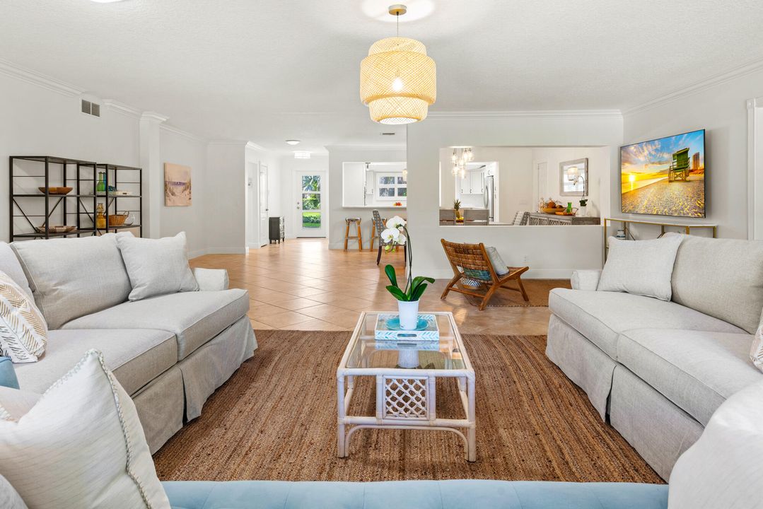 En Renta: $14,000 (4 camas, 3 baños, 2530 Pies cuadrados)