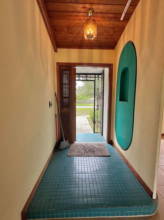 待售: $319,900 (2 贝兹, 2 浴室, 1588 平方英尺)