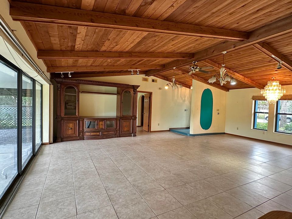 待售: $319,900 (2 贝兹, 2 浴室, 1588 平方英尺)