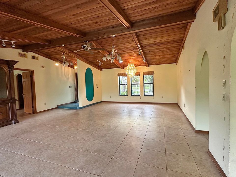 待售: $319,900 (2 贝兹, 2 浴室, 1588 平方英尺)