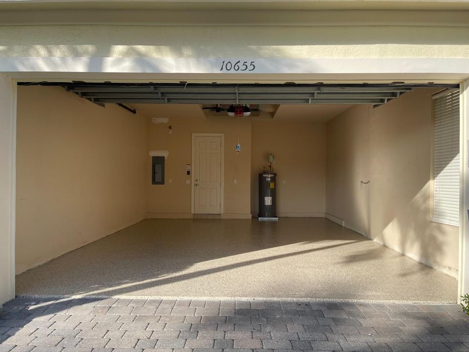 For Rent: $6,900 (3 beds, 2 baths, 2085 Square Feet)