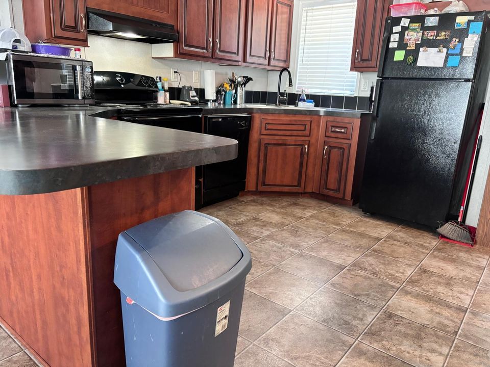 For Sale: $90,000 (2 beds, 2 baths, 1200 Square Feet)