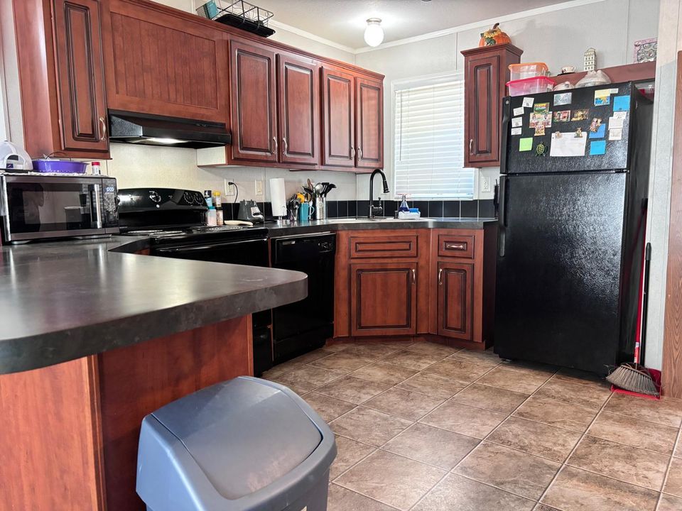 For Sale: $90,000 (2 beds, 2 baths, 1200 Square Feet)