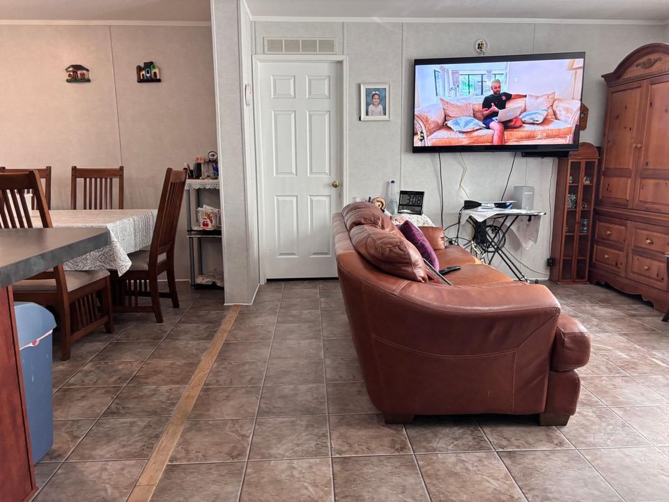 For Sale: $90,000 (2 beds, 2 baths, 1200 Square Feet)