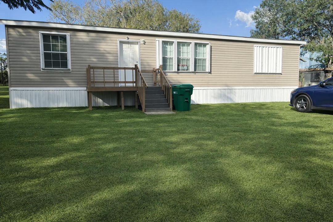 For Sale: $90,000 (2 beds, 2 baths, 1200 Square Feet)