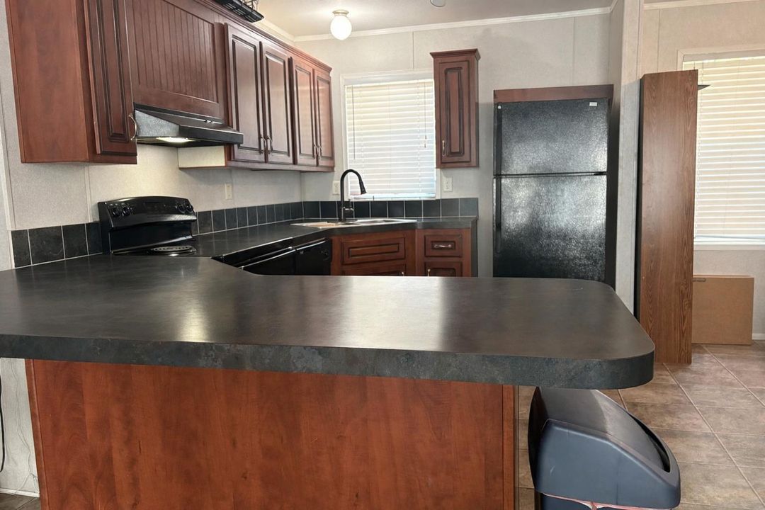 For Sale: $90,000 (2 beds, 2 baths, 1200 Square Feet)