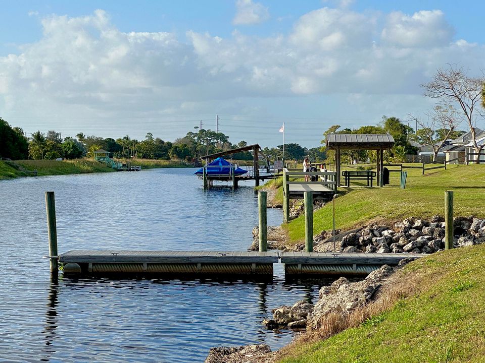 待售: $319,900 (2 贝兹, 2 浴室, 1588 平方英尺)