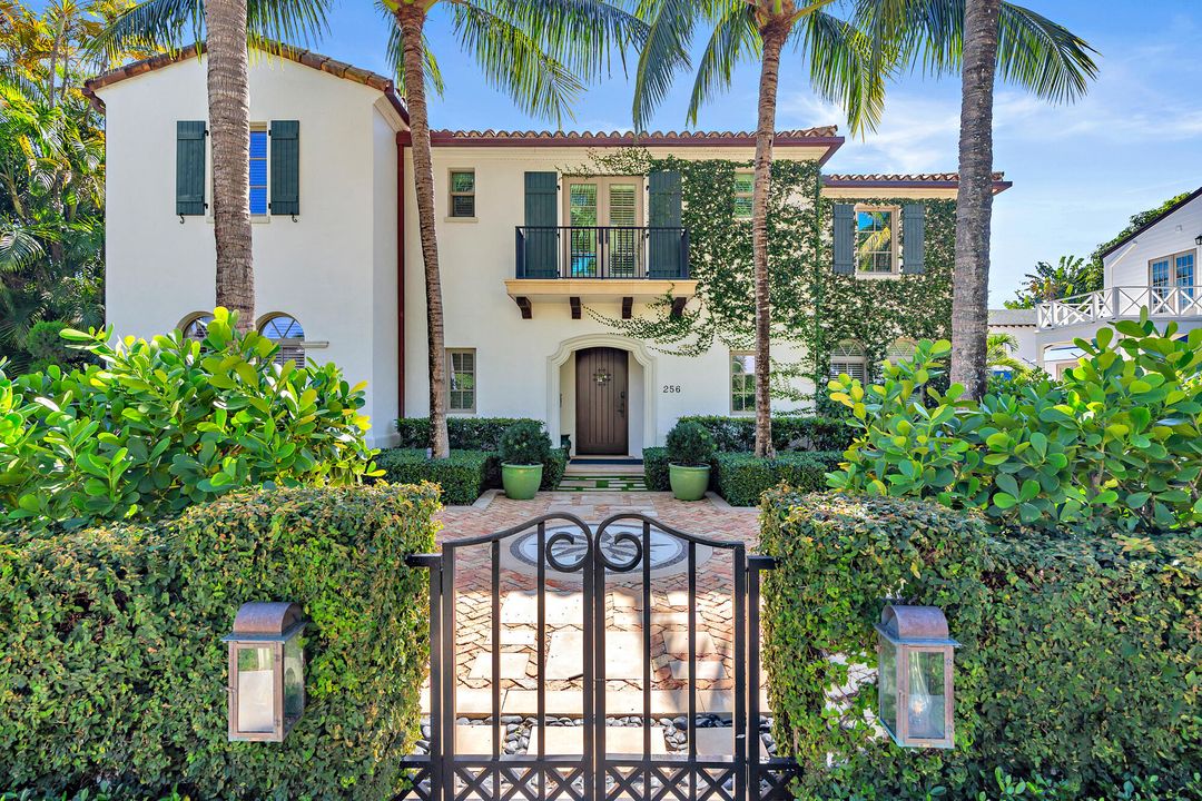 For Sale: $7,200,000 (6 beds, 4 baths, 3929 Square Feet)