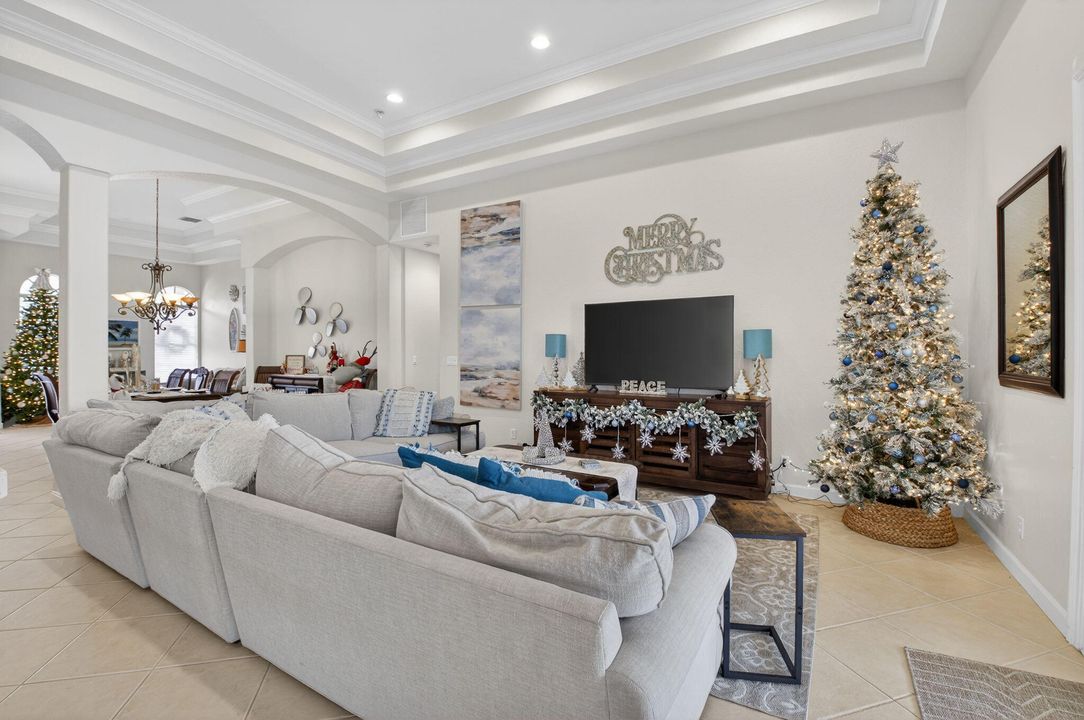 For Sale: $1,450,000 (6 beds, 4 baths, 3684 Square Feet)