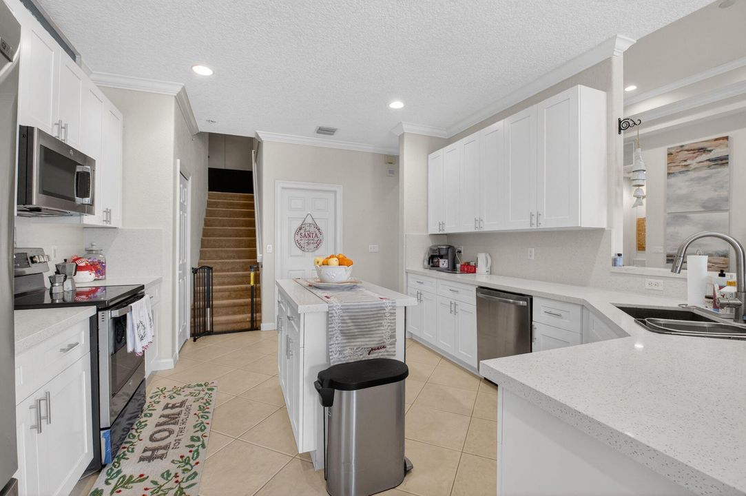 For Sale: $1,450,000 (6 beds, 4 baths, 3684 Square Feet)