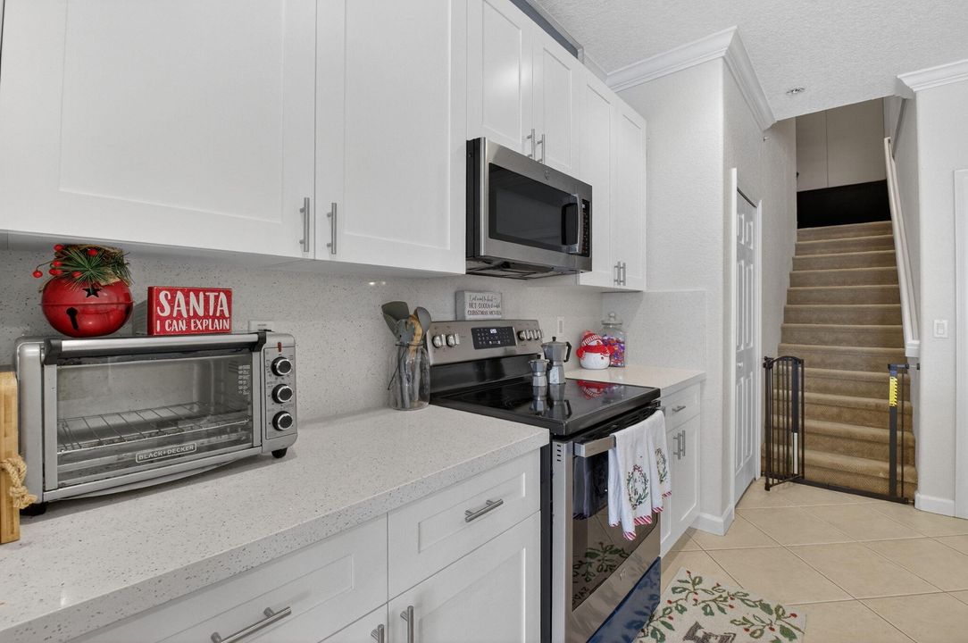 For Sale: $1,450,000 (6 beds, 4 baths, 3684 Square Feet)