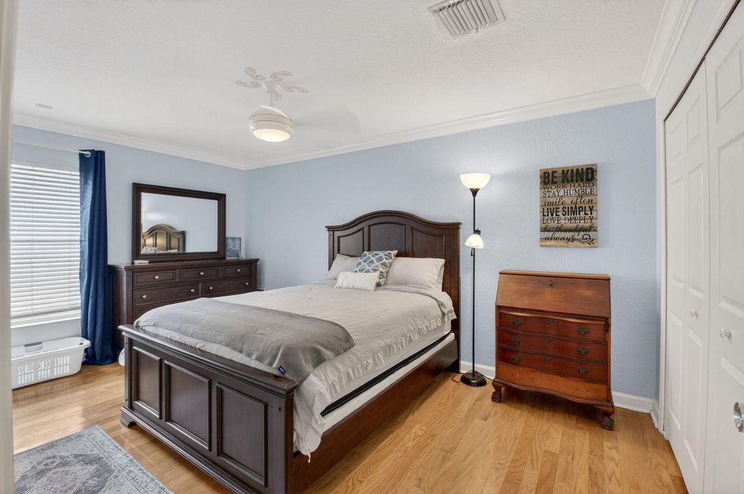 For Sale: $1,450,000 (6 beds, 4 baths, 3684 Square Feet)