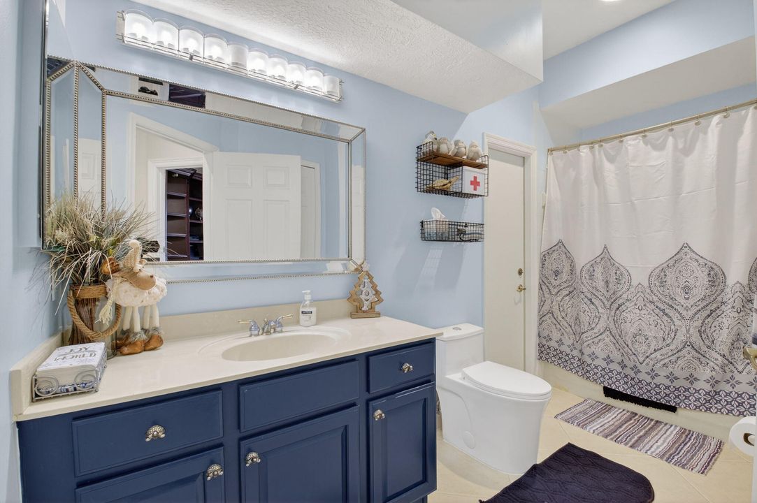 For Sale: $1,450,000 (6 beds, 4 baths, 3684 Square Feet)