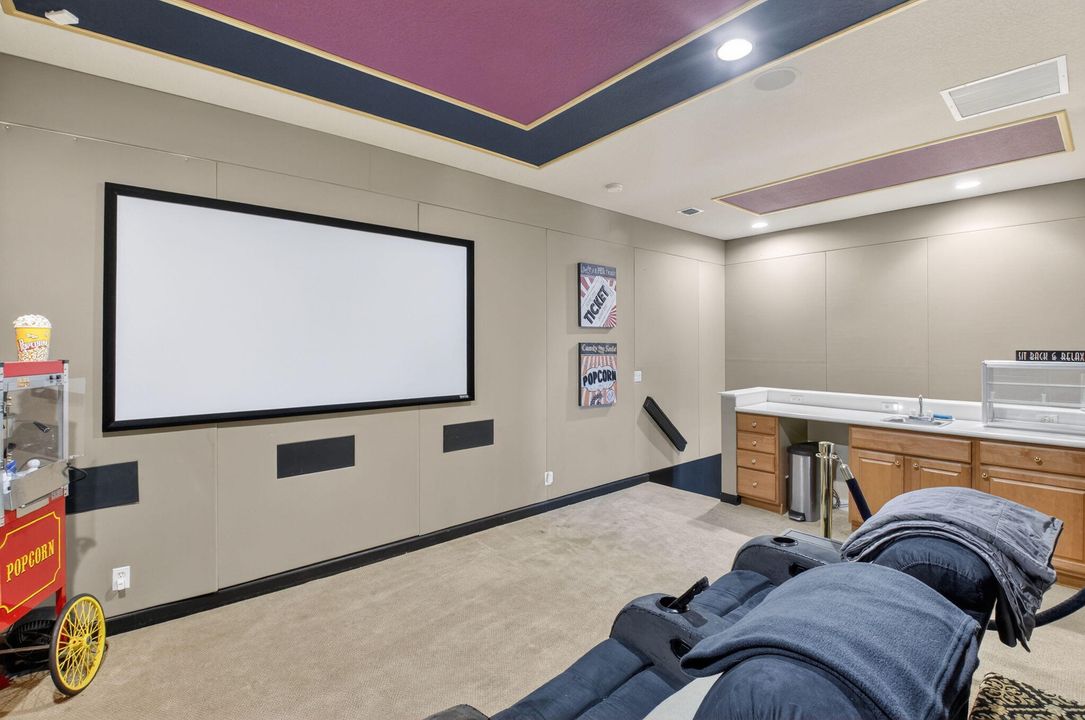 For Sale: $1,450,000 (6 beds, 4 baths, 3684 Square Feet)