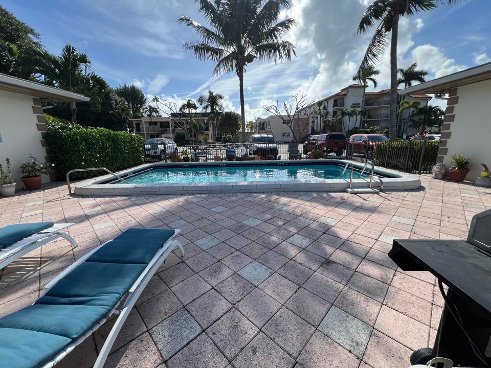 For Rent: $1,695 (1 beds, 1 baths, 500 Square Feet)