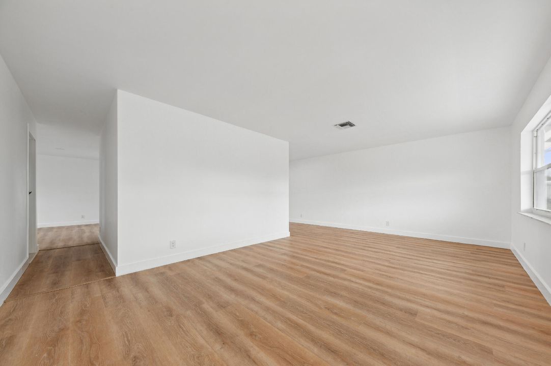 待售: $379,900 (2 贝兹, 2 浴室, 1364 平方英尺)