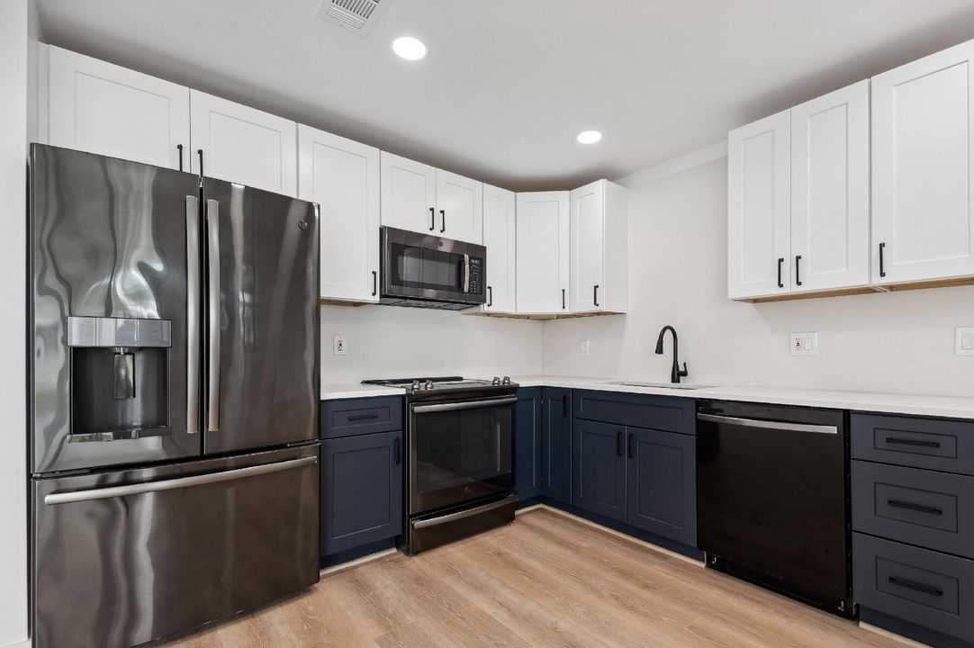 待售: $379,900 (2 贝兹, 2 浴室, 1364 平方英尺)