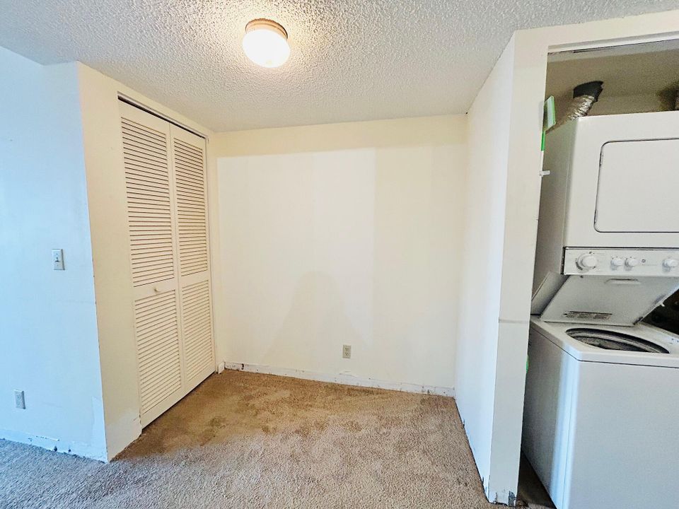 待售: $79,000 (1 贝兹, 1 浴室, 629 平方英尺)