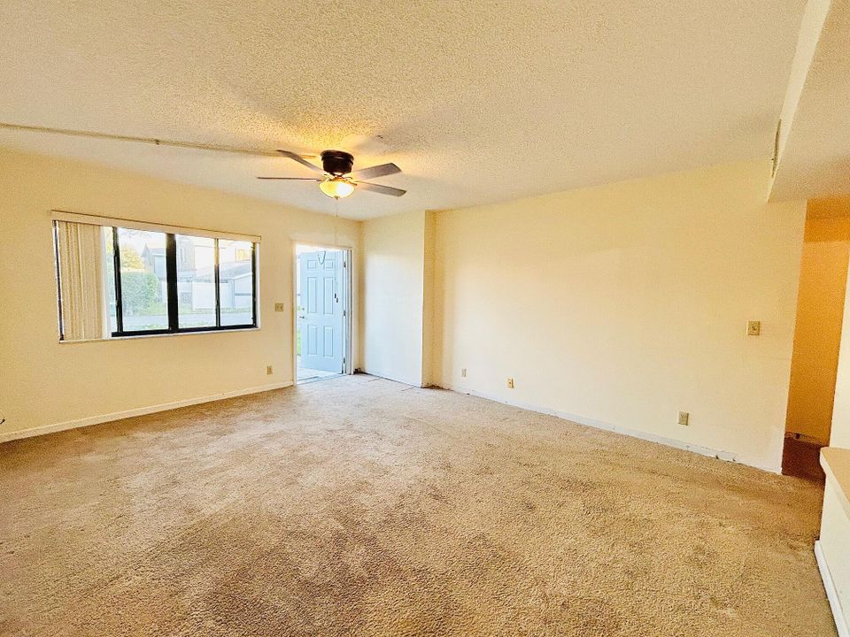 待售: $79,000 (1 贝兹, 1 浴室, 629 平方英尺)