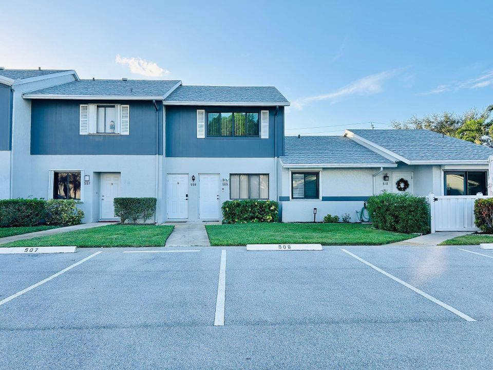 待售: $79,000 (1 贝兹, 1 浴室, 629 平方英尺)