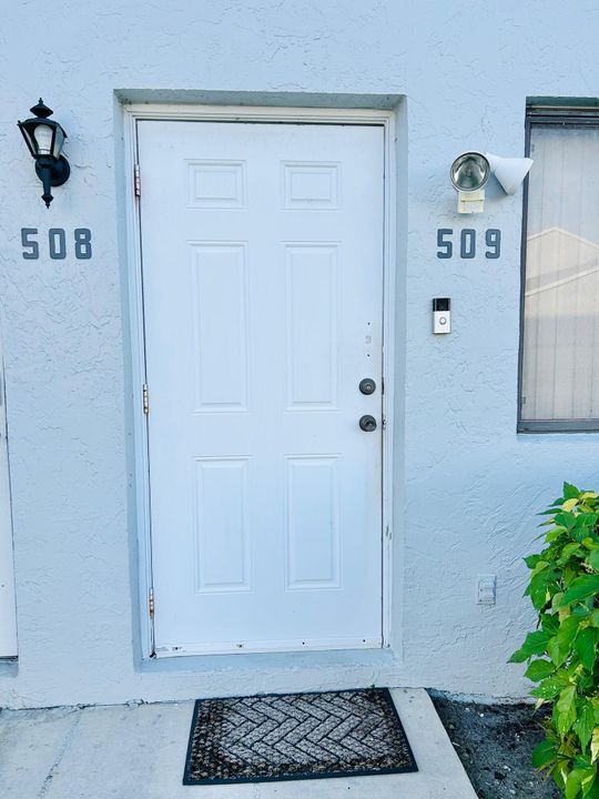 待售: $79,000 (1 贝兹, 1 浴室, 629 平方英尺)