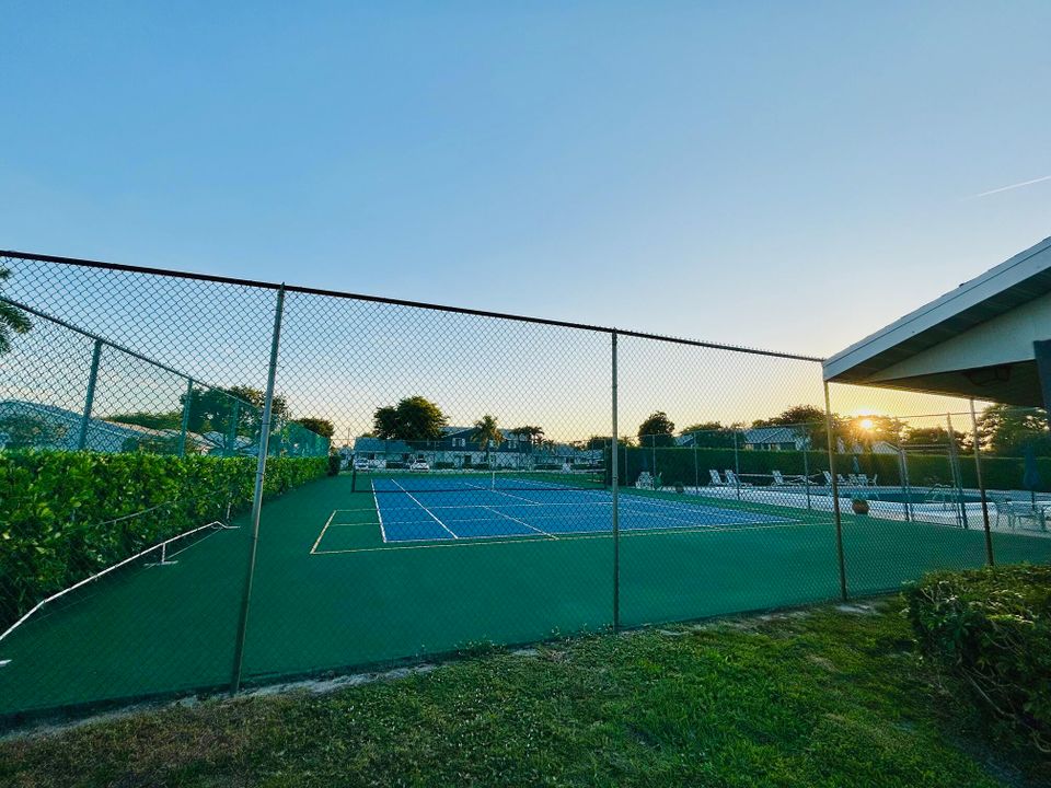 待售: $79,000 (1 贝兹, 1 浴室, 629 平方英尺)