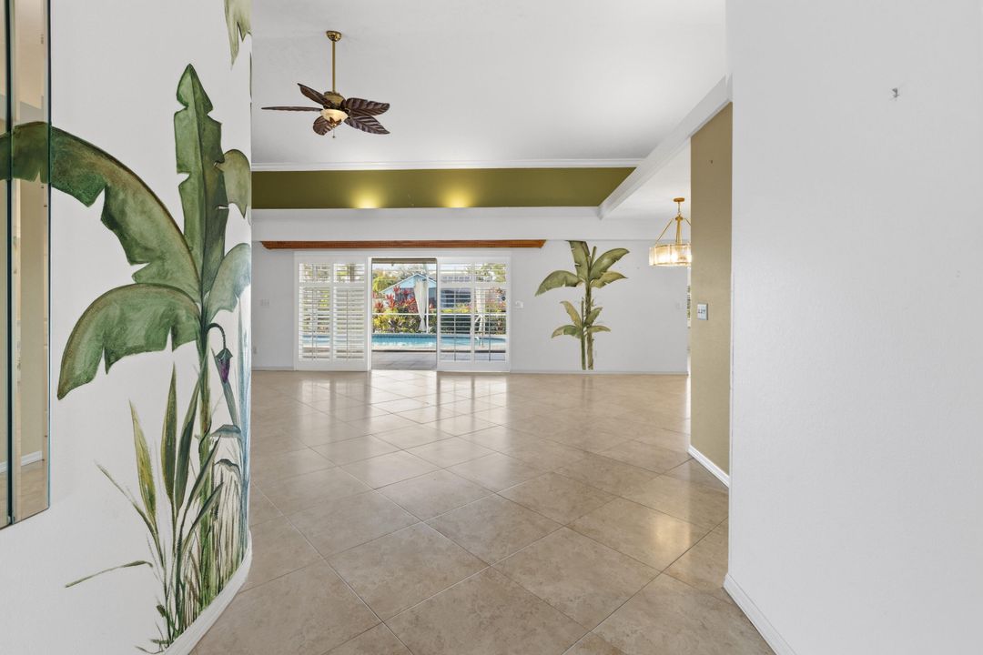 合同活跃: $649,900 (3 贝兹, 2 浴室, 1902 平方英尺)