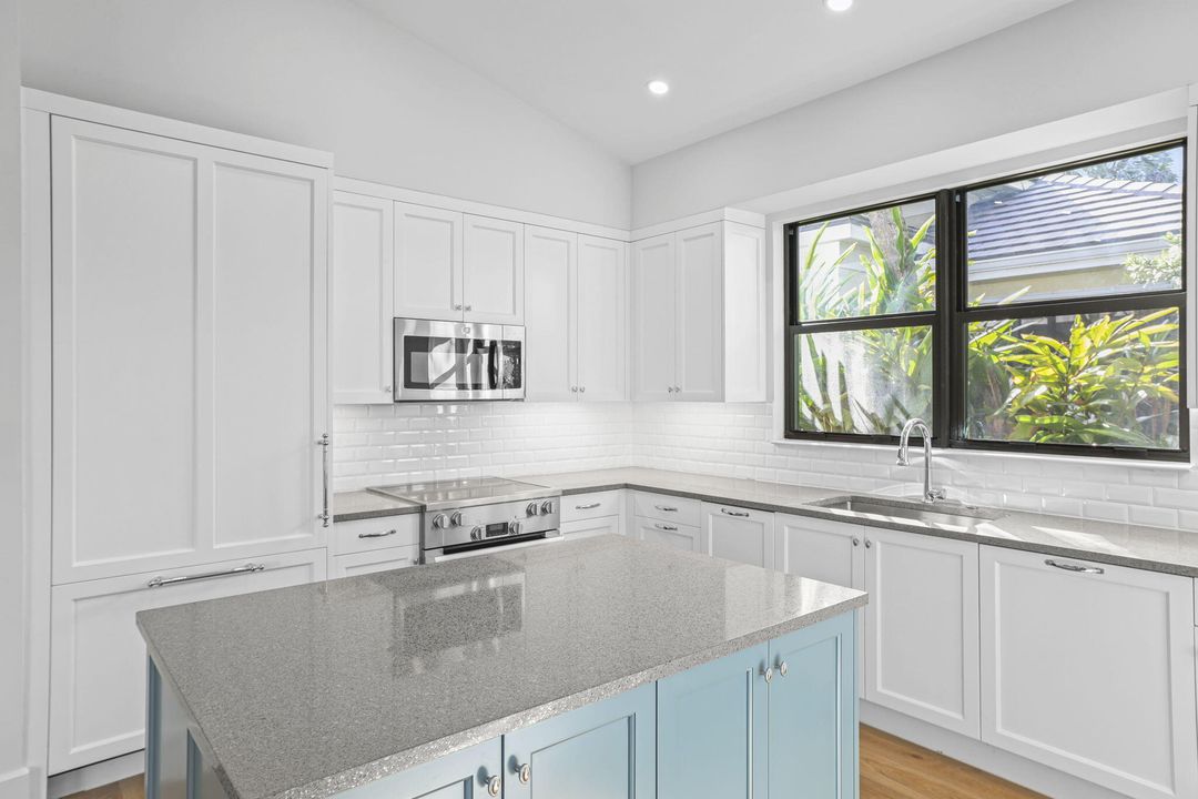 En Venta: $2,695,000 (4 camas, 4 baños, 3040 Pies cuadrados)