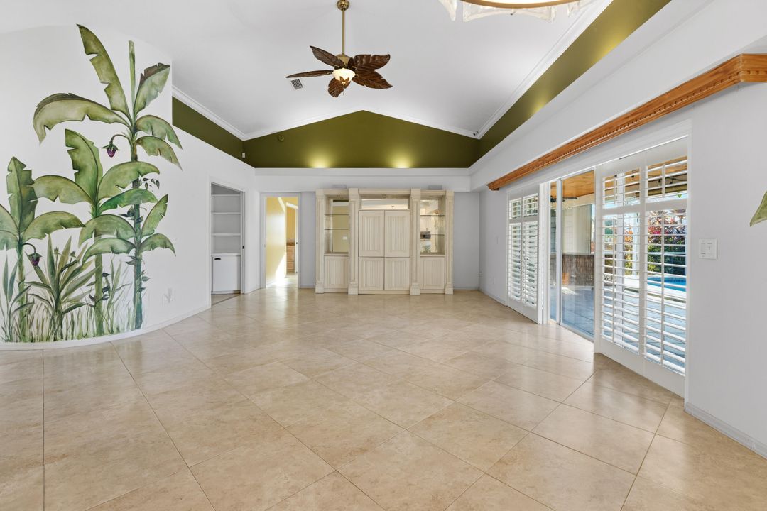 合同活跃: $649,900 (3 贝兹, 2 浴室, 1902 平方英尺)