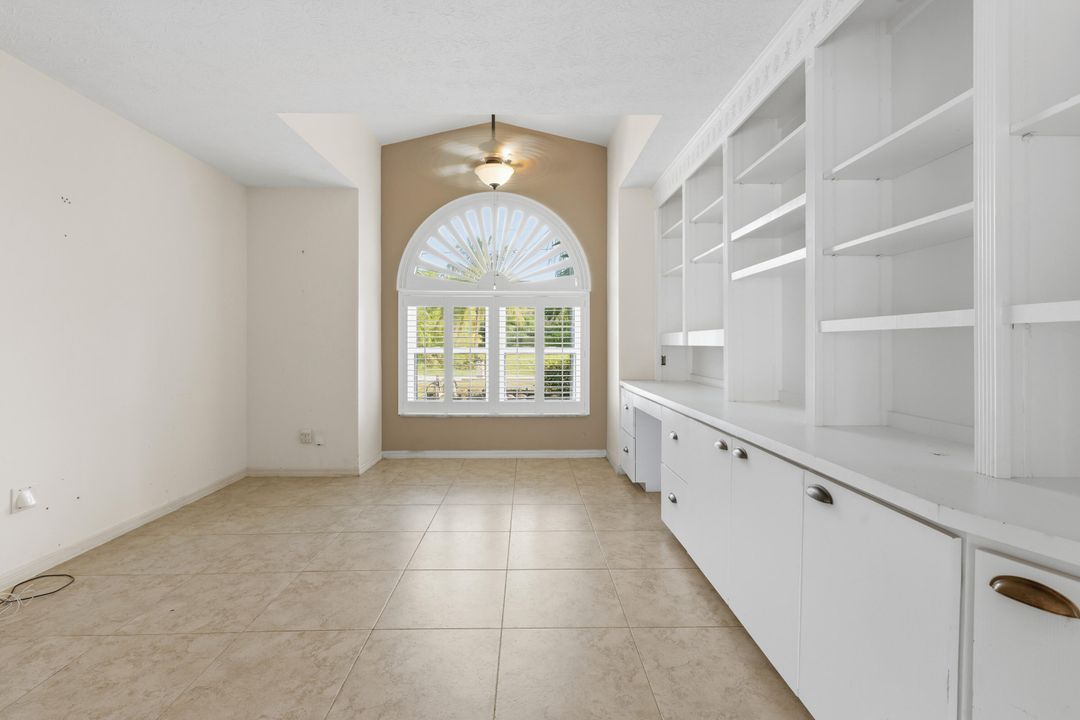 合同活跃: $649,900 (3 贝兹, 2 浴室, 1902 平方英尺)