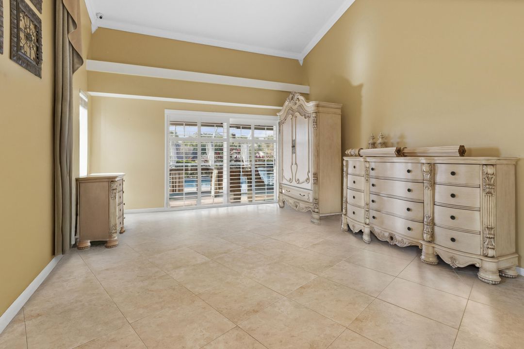 合同活跃: $649,900 (3 贝兹, 2 浴室, 1902 平方英尺)