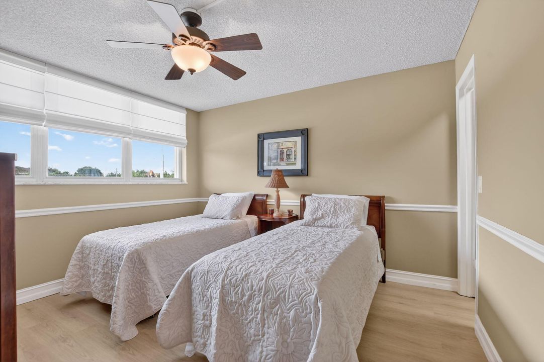 待售: $345,000 (2 贝兹, 2 浴室, 1100 平方英尺)