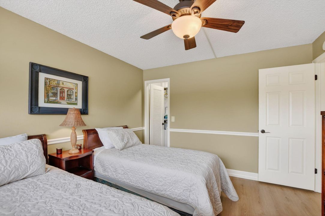 待售: $345,000 (2 贝兹, 2 浴室, 1100 平方英尺)