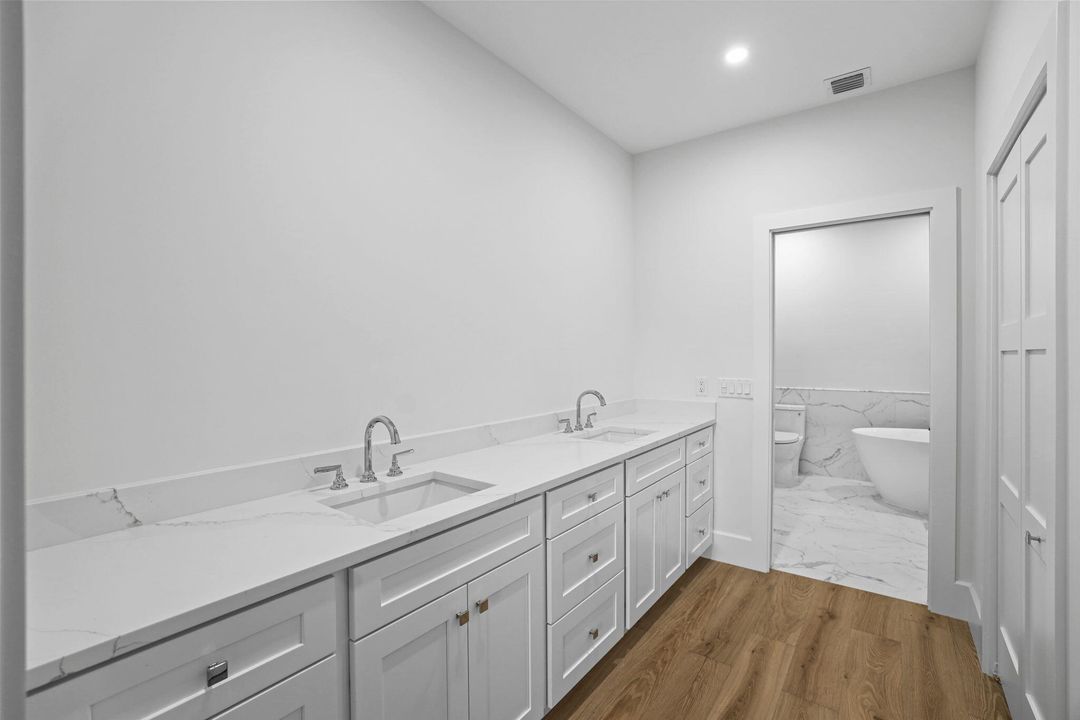 En Venta: $2,695,000 (4 camas, 4 baños, 3040 Pies cuadrados)