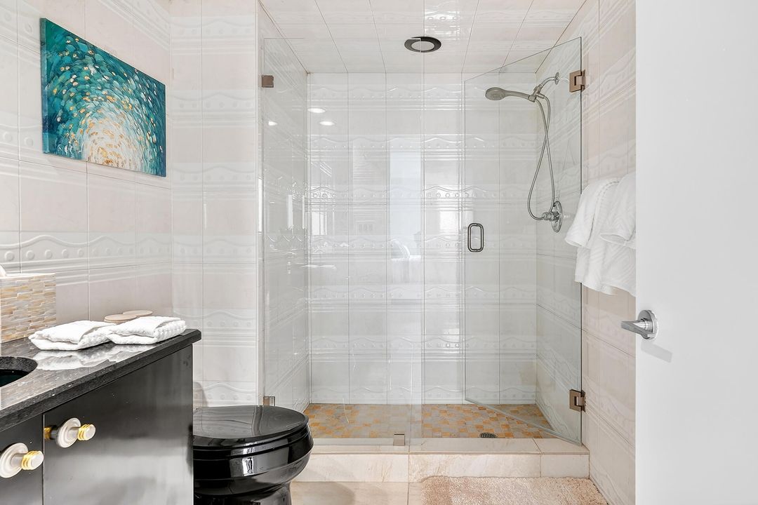 For Rent: $6,000 (3 beds, 3 baths, 2350 Square Feet)