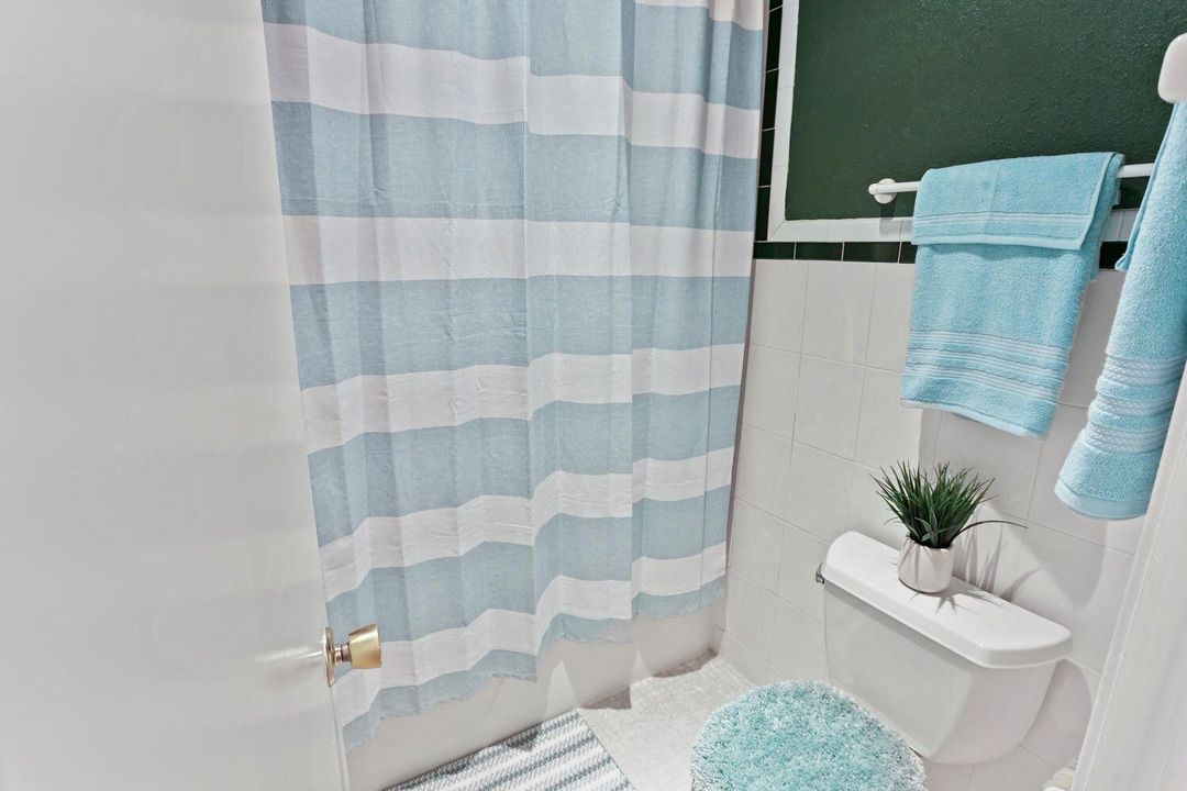 For Rent: $1,900 (2 beds, 2 baths, 1167 Square Feet)