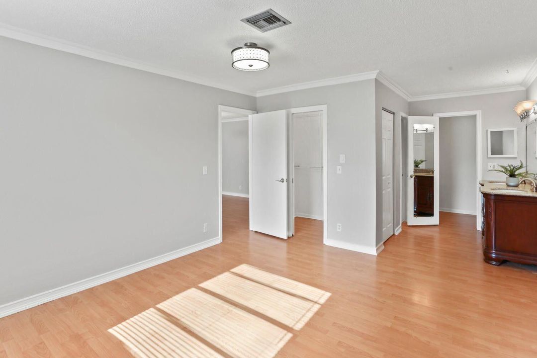 For Rent: $1,900 (2 beds, 2 baths, 1167 Square Feet)