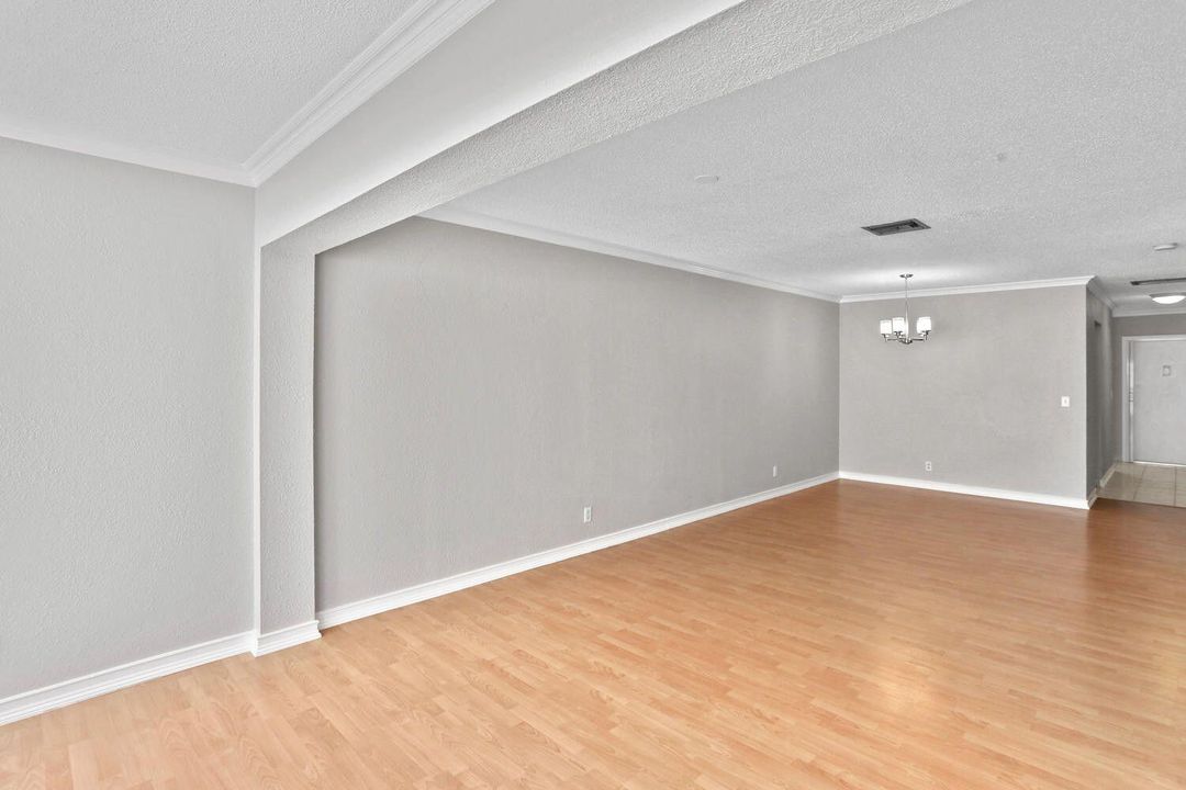 For Rent: $1,900 (2 beds, 2 baths, 1167 Square Feet)