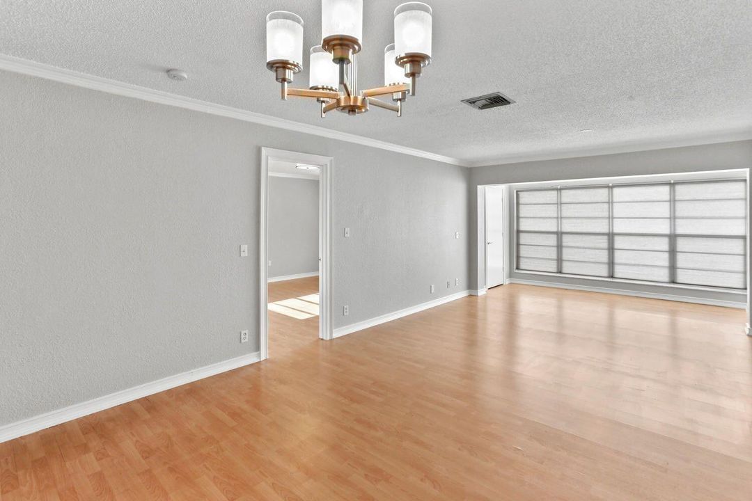 For Rent: $1,900 (2 beds, 2 baths, 1167 Square Feet)