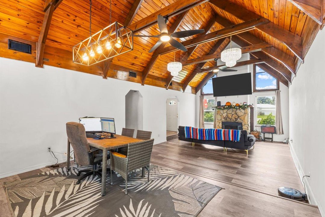 待售: $465,000 (4 贝兹, 2 浴室, 1750 平方英尺)