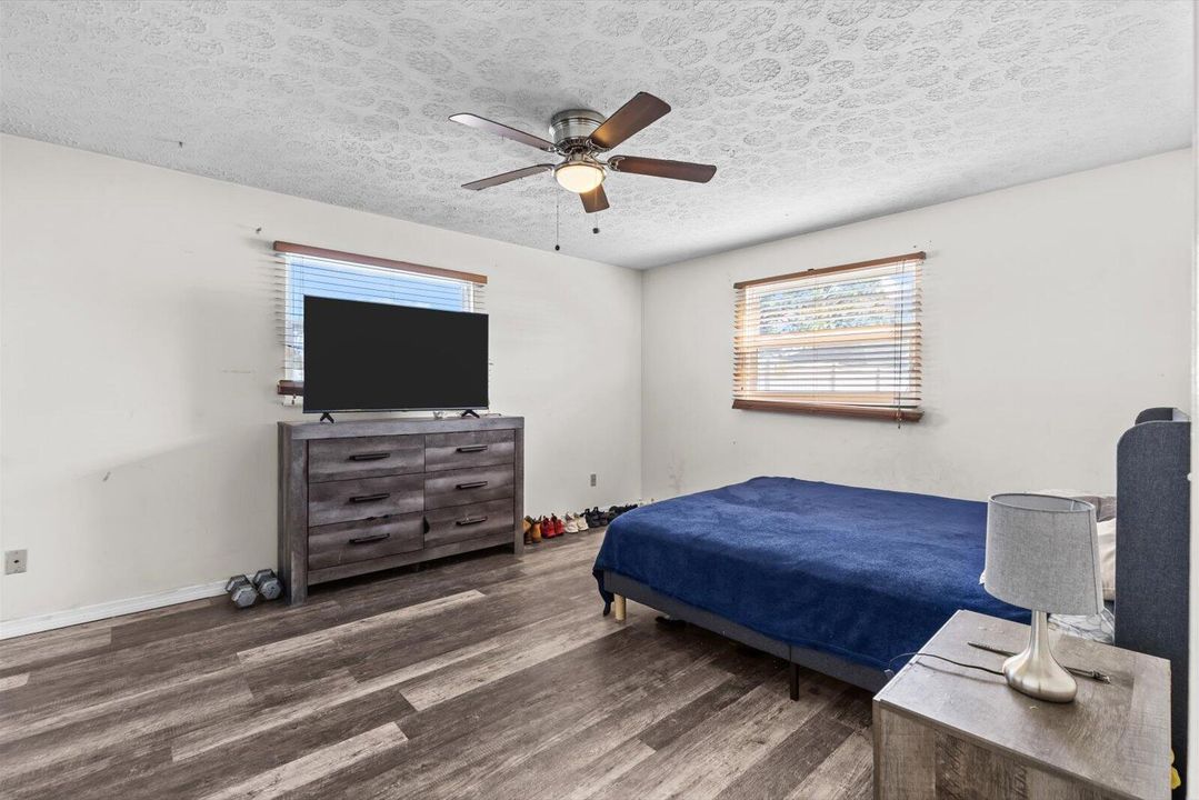 待售: $465,000 (4 贝兹, 2 浴室, 1750 平方英尺)