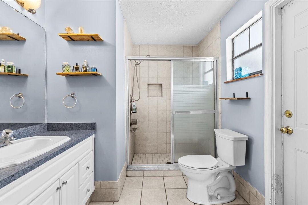 待售: $465,000 (4 贝兹, 2 浴室, 1750 平方英尺)