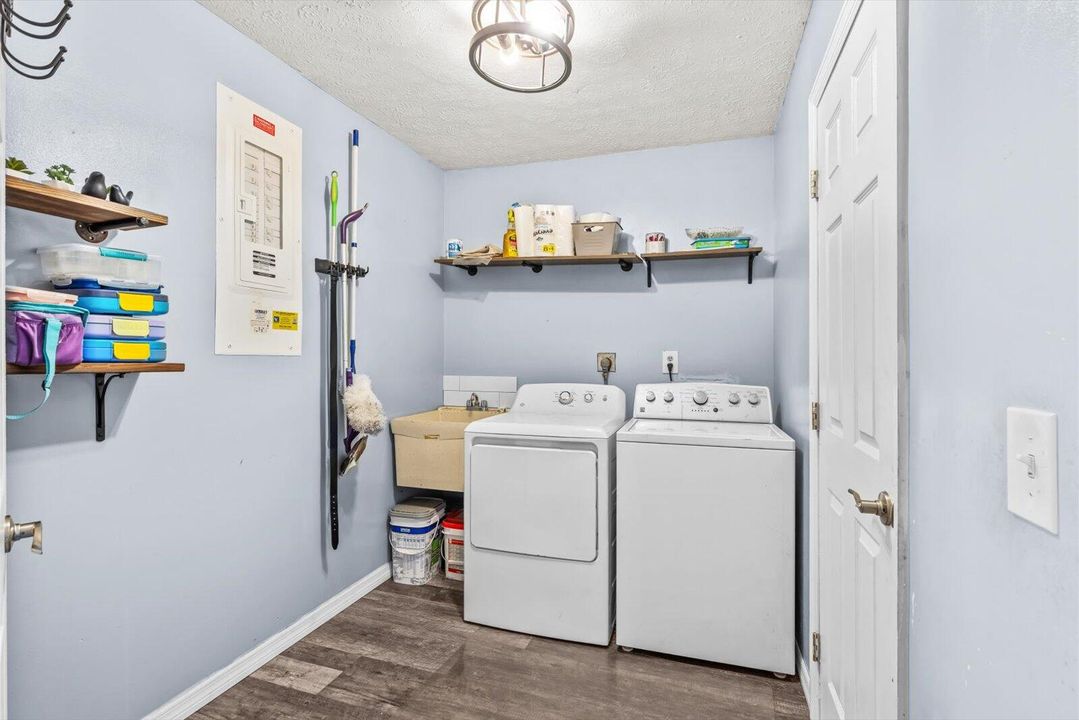 待售: $465,000 (4 贝兹, 2 浴室, 1750 平方英尺)