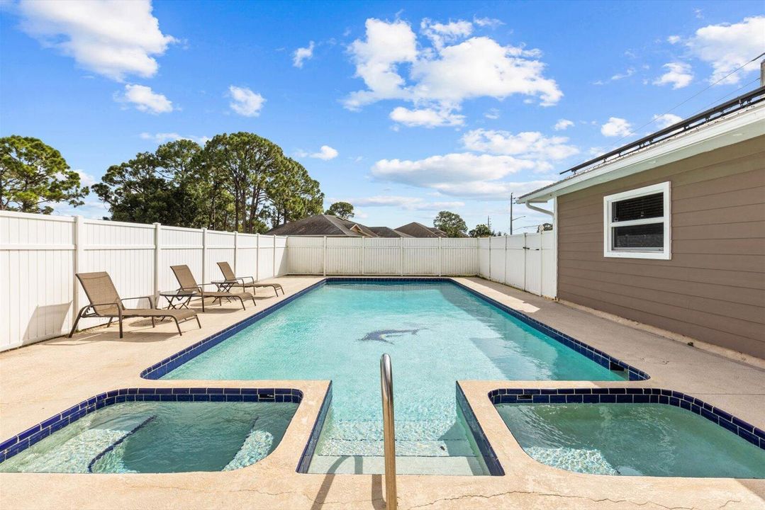 待售: $465,000 (4 贝兹, 2 浴室, 1750 平方英尺)